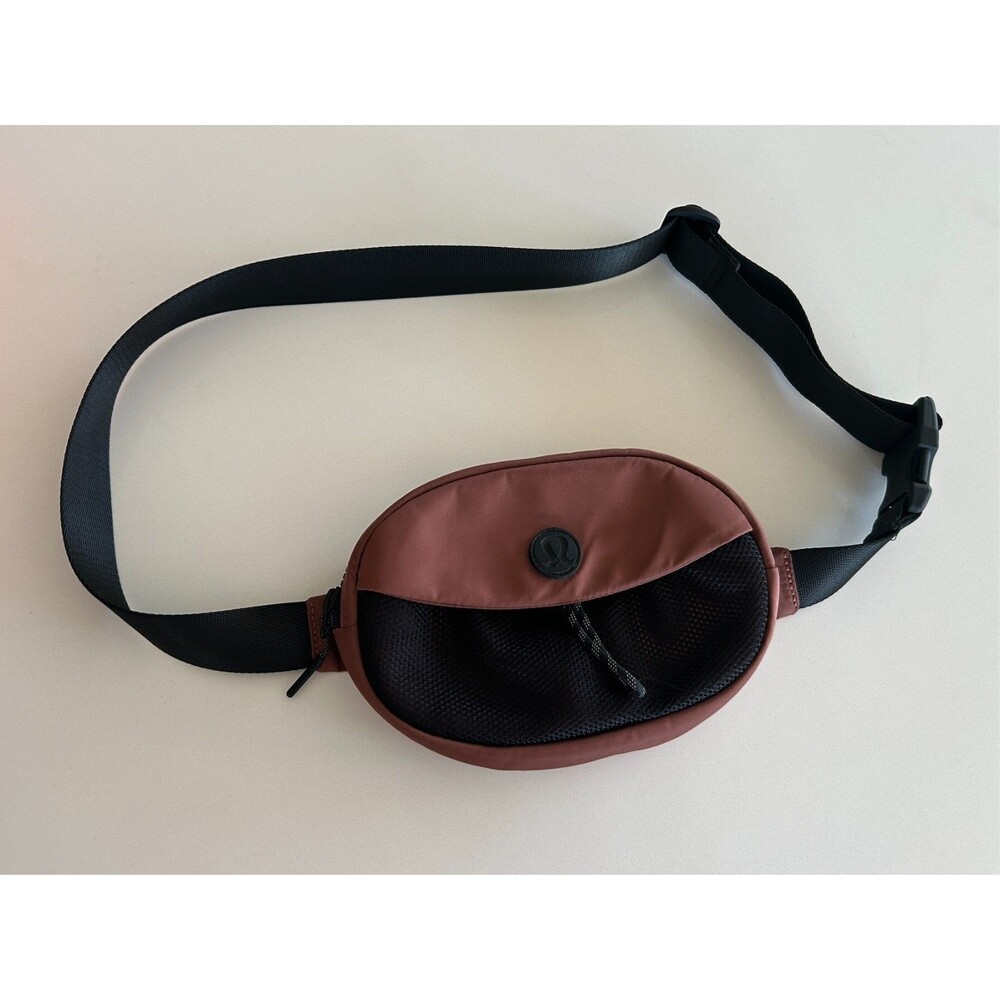 Lululemon Take It On Belt Bag 1L Brown/Black Adjustable Crossbody Fanny Pack